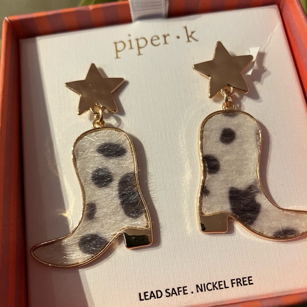 Piper-k Gold and Black Star Boot Earrings